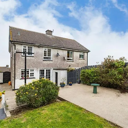 Cozy With Sea & Garden Views Ultra Fast Wifi Close To Town